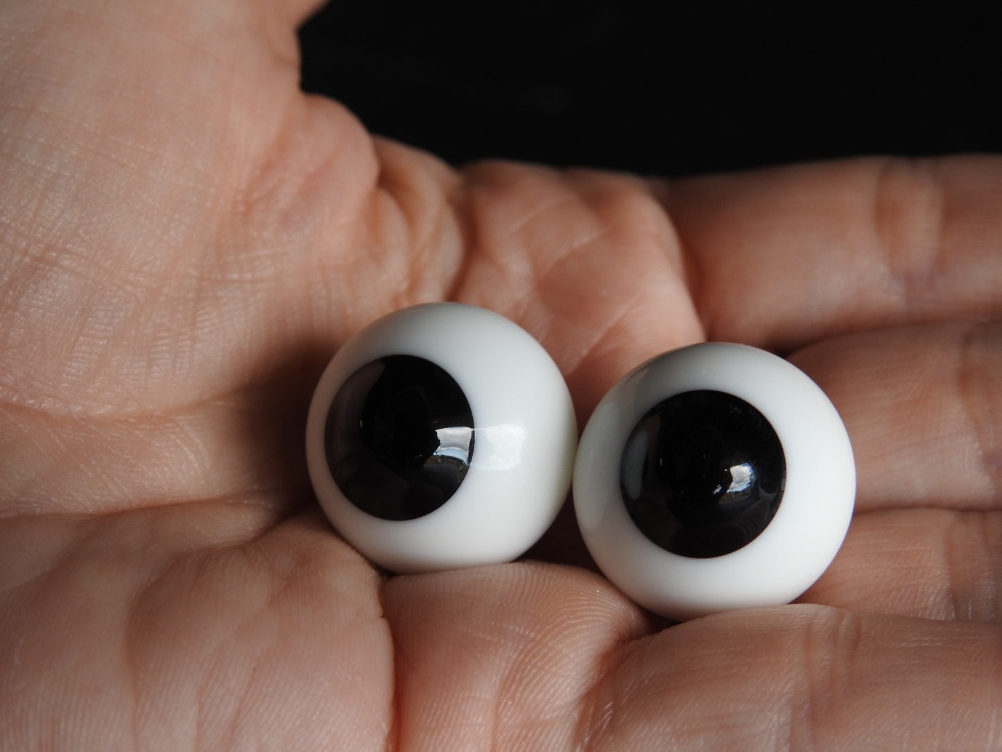 20mm Gothic Black Unusual Round Glass Eyes