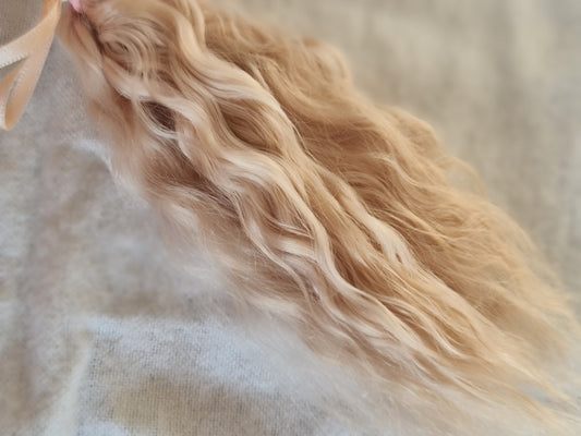 7gm Premium Champagne Blonde Light Wave Mohair Magical Realism Tender Strands